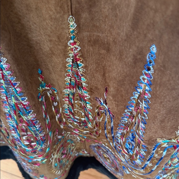 Elegant Brown Embroidered Cape by [Margaret Godfrey] - Picture 6 of 10